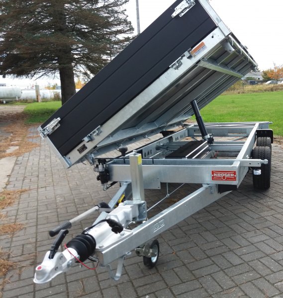 Saris Tandem-Dreiseitenkipper K3 306 184 2700 2 mit E-Pumpe, Black-Edition, 2,7t zGG, 306x184x35cm, ohne Handpumpe
