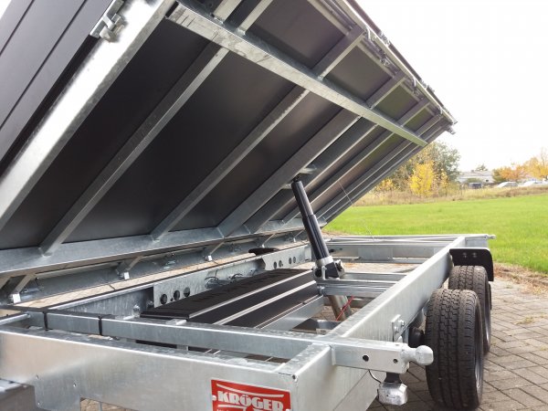 Saris Tandem-Dreiseitenkipper K3 306 184 2700 2 mit E-Pumpe, Black-Edition, 2,7t zGG, 306x184x35cm, ohne Handpumpe