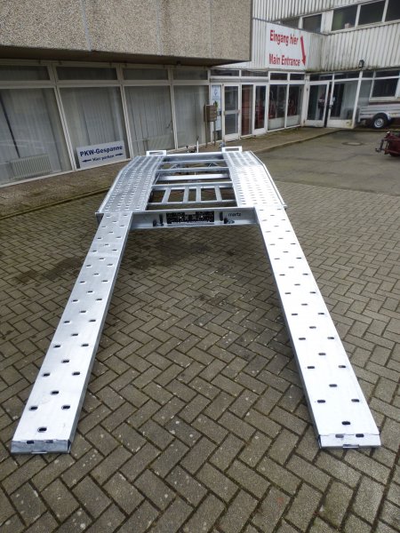 Martz Car 4020S, GT 400, 2700KG zGG, 405x205cm, vorn und hinten abgeschrgt, mit Winde und Rampen