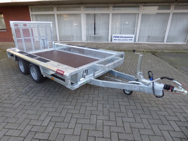 Henra MT273015 Sehr stabiler Baumaschinentransporter, 2700KG zGG, 300x150x27cm, durchgehende Gitterrampe 115cm hoch