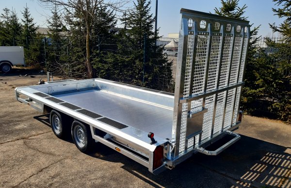 Henra MT354017 Sehr stabiler Baumaschinentransporter mit Aluboden, 3500KG zGG, 400x170x27cm, durchgehende Gitterrampe 165cm hoch