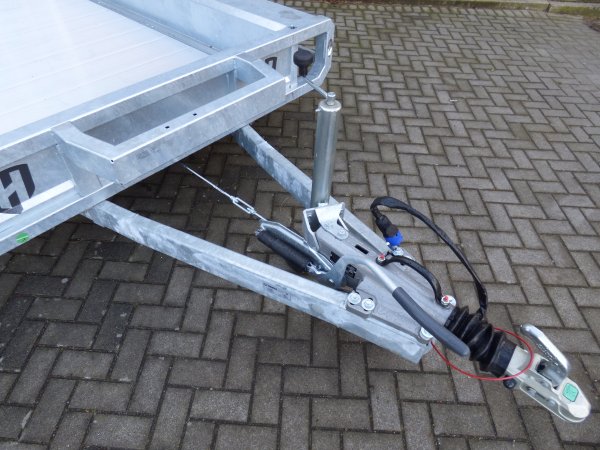 Henra MT304017 Sehr stabiler Baumaschinentransporter mit Siebdruckboden, 3000KG zGG, 400x170x27cm, durchgehende Gitterrampe 165cm hoch