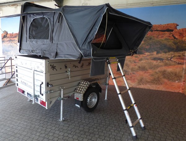 Alutrail Adventure, 1,4t zGG, Lademae: 216x135x69cm, mit Hybrid Dachzelt Unit fr 3 bis 4 Personen, inkl. Ersatzrad