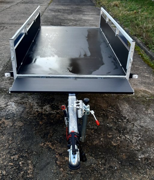 Saris MP 255 133 1350 1, McAlu Pro, Black Edition mit Bugklappe, 1350KG zGG, 255x133x43cm