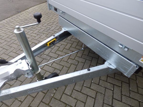Saris Tandem-Dreiseitenkipper K3 306 184 3500 2 E mit E-Pumpe und Aufsatzbordwnden, 3,5t zGG, 306x184x60cm
