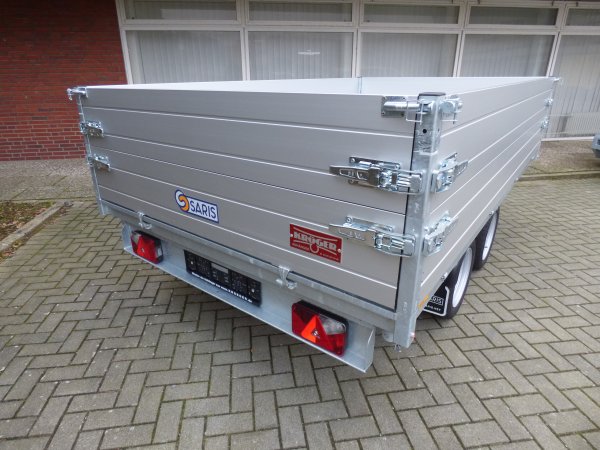 Saris Tandem-Dreiseitenkipper K3 306 184 3500 2 E mit E-Pumpe und Aufsatzbordwnden, 3,5t zGG, 306x184x60cm