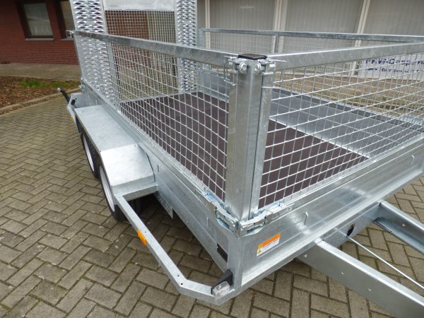 SARIS Magnum Explorer 3000 mit durchgehender Rampe und Gitteraufsatz, 3000KG zGG, 306x168x90cm