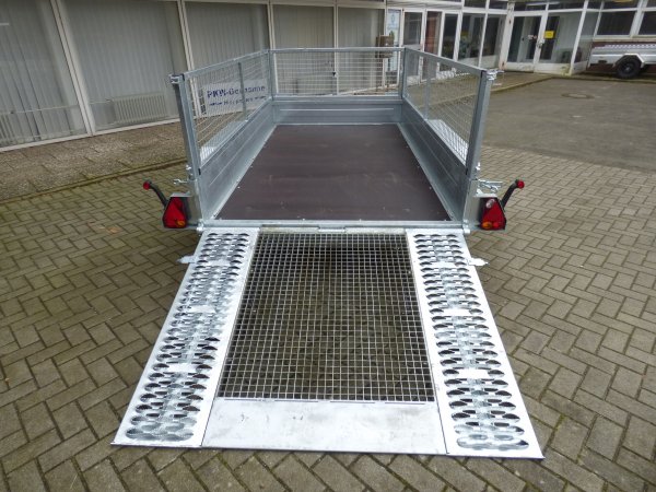 SARIS Magnum Explorer 3000 mit durchgehender Rampe und Gitteraufsatz, 3000KG zGG, 306x168x90cm