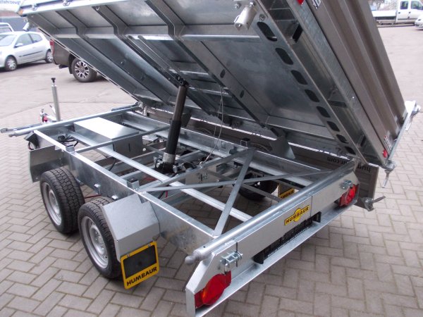 Humbaur HTK 3500.31 Dreiseitenkipper mit E- & Handpumpe und grauen Stahlbordwnden, Einzelstck - nur ab Brandenburg verfgbar