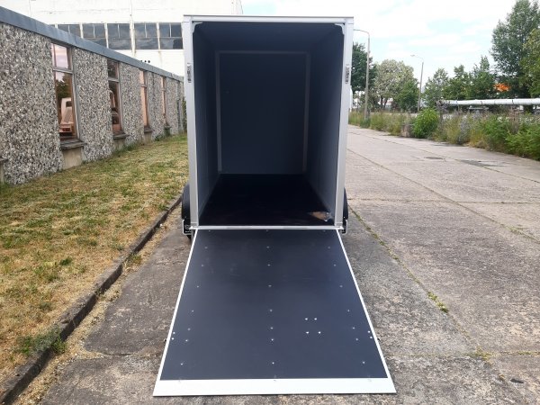 Saris GO 306 154 200 2700 2, Kofferanhnger wei, 2700KG zGG, 306x154x200cm, hinten mit Beladerampe