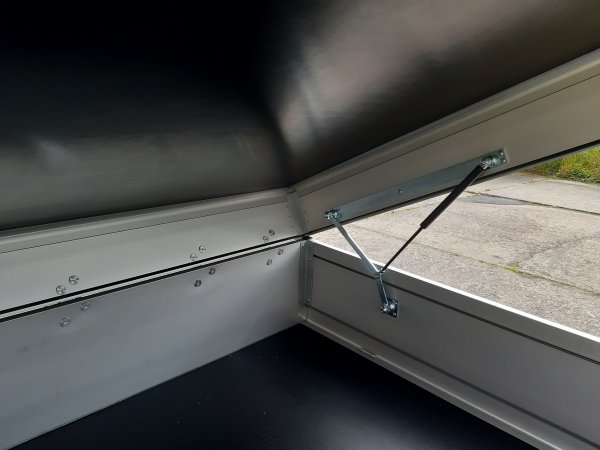 SARIS MC 255 133 1350 1 McAlu Comfort mit Deckel, 1350kg, 255x133x50cm