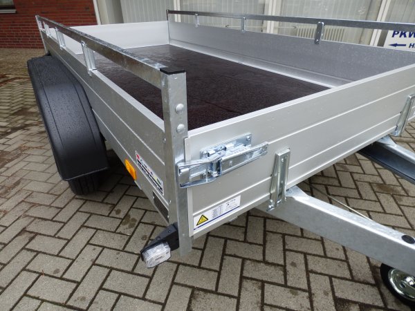 Saris MP 305 153 2700 2 mit Bugklappe, Alubordwnde, 2700KG zGG, 305x153x43cm