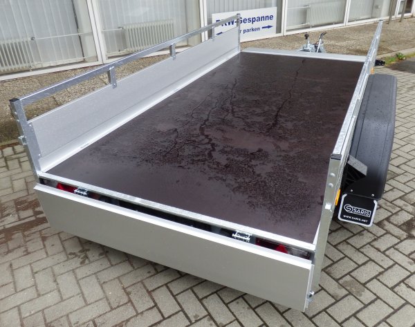 Saris MP 305 153 2700 2 mit Bugklappe, Alubordwnde, 2700KG zGG, 305x153x43cm