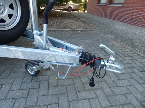 Alutrail Offroad 1,4t zGG, Lademae: 215x135x54m, mit Extras wie Fin1856
