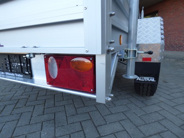 Alutrail Offroad 1,4t zGG, Lademae: 215x135x54m, mit Extras wie Fin1856