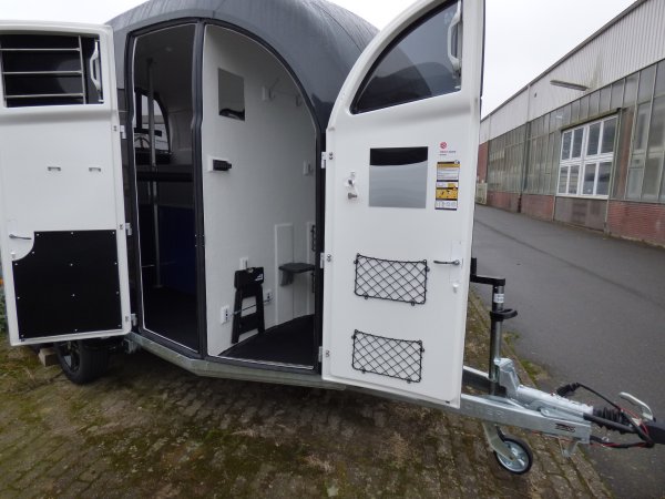 Neues Modell: Pferdeanhnger Careliner XL, schwarz met., 2700kg