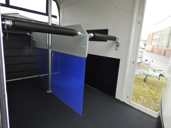 Neues Modell: Pferdeanhnger Careliner XL, schwarz met., 2700kg