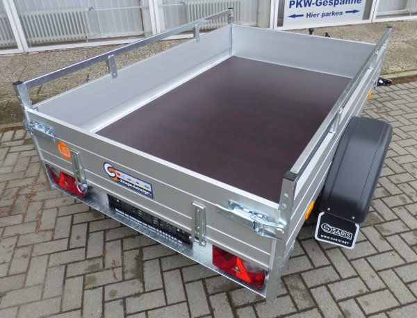 Saris MP 205 113 750 1 mit Bugklappe, Alubordwnde, 750KG zGG, 205x113x43cm