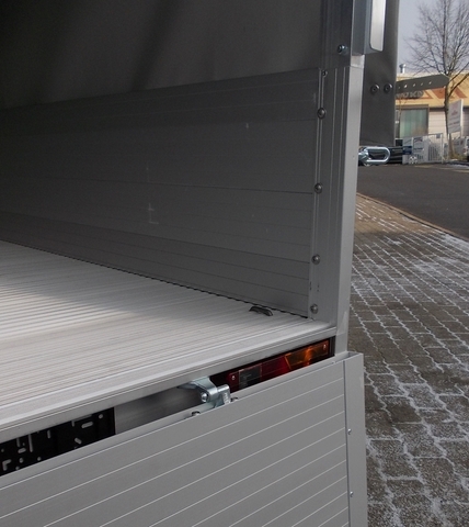 Alutrail 12B24.14 Eco-Edition mit Hochplane 135cm Innenhöhe, Tempo 100 und 2 Heckstützen