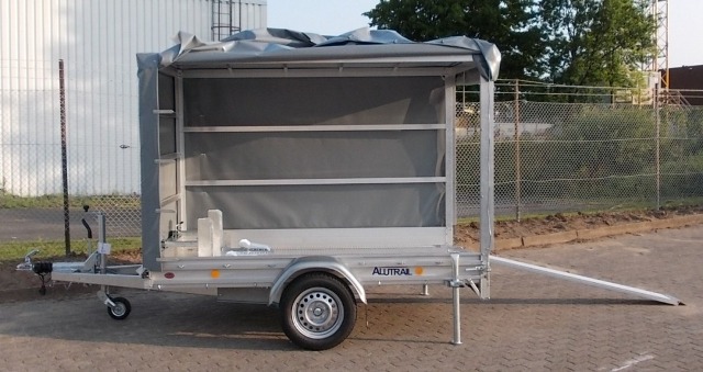 Alutrail 12 Z 26.16 mit 2 speziellen Vorderradhaltern, Hochplane 1700mm Ladehöhe und 2 Heckstützen