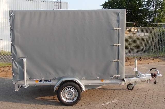 Alutrail 12 Z 26.16 mit 2 speziellen Vorderradhaltern, Hochplane 1700mm Ladehöhe und 2 Heckstützen