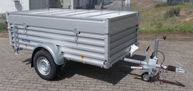Alutrail 14 D 26.14 mit einer Bordwanderhöhung und 2 Heckstützen
