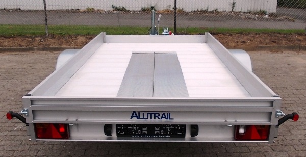 Alutrail 14 F 31.18 mit Alurampen 220x30cm und Seilwinde