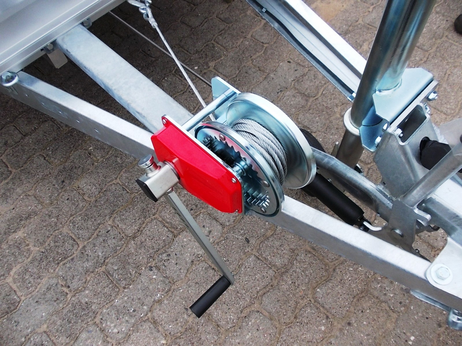 Alutrail 14 F 31 18 Mit Alurampen 220x30cm Und Seilwinde Pkw Anhanger Von Kroger Fahrzeugbau Anhanger Gunstig Kaufen