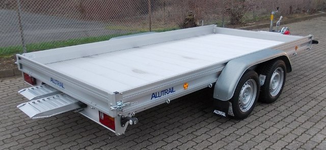 Alutrail 26 F 40.20 mit unterschiebbaren Rampen, Tempo 100 und Winde