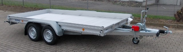 Alutrail 26 F 40.20 mit unterschiebbaren Rampen, Tempo 100 und Winde