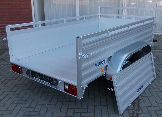 Alutrail 26 TL 29.16 mit um 12cm erhöhten Bordwänden