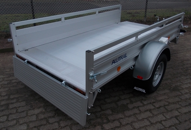 Alutrail 75 N 26.14 mit Bugklappe