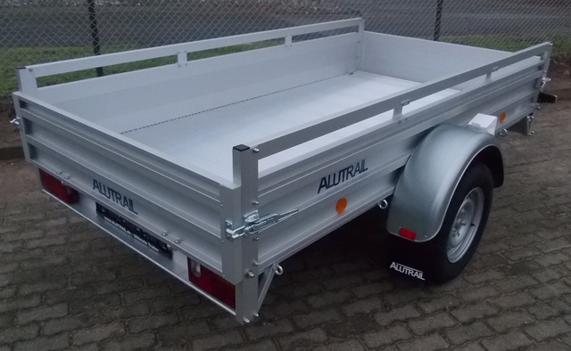 Alutrail 75 N 26.14 mit Bugklappe