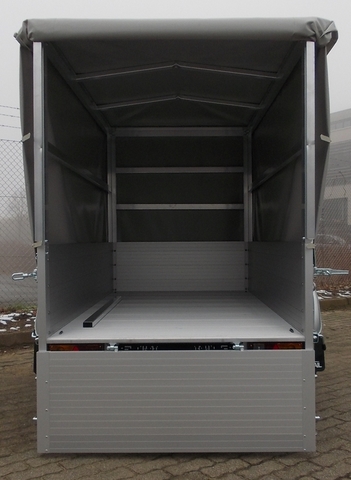 Alutrail 75U22.12 Eco-Edition mit Hochplane 135cm Innenhöhe, Tempo 100 und 2 Heckstützen