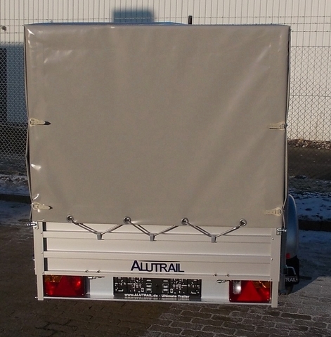 Alutrail 75U24.14 Eco-Edition mit Hochplane 135cm Innenhöhe, Tempo 100 und 2 Heckstützen