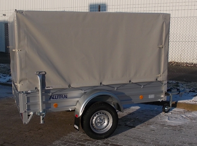 Alutrail 75U24.14 Eco-Edition mit Hochplane 135cm Innenhöhe, Tempo 100 und 2 Heckstützen