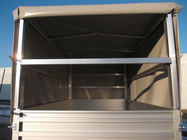 Alutrail 75U24.14 Eco-Edition mit Hochplane 135cm Innenhöhe, Tempo 100 und 2 Heckstützen