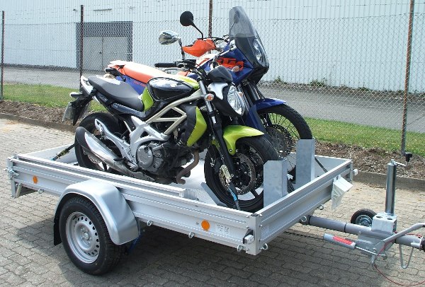 Alutrail 12 Z 26.16 mit 2 Vorderradwippen und 400 kg Alurampe 220x22cm