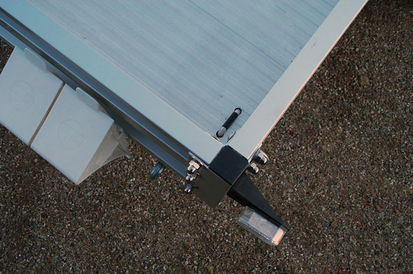 Alutrail 75 Z 26.18 mit 3 Vorderrad-Wippen und Alurampe 200x30cm