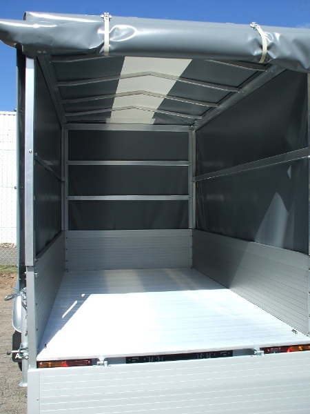 Alutrail 75 U 26.14 mit Hochplane 150cm Innenhöhe und 2 Heckstützen