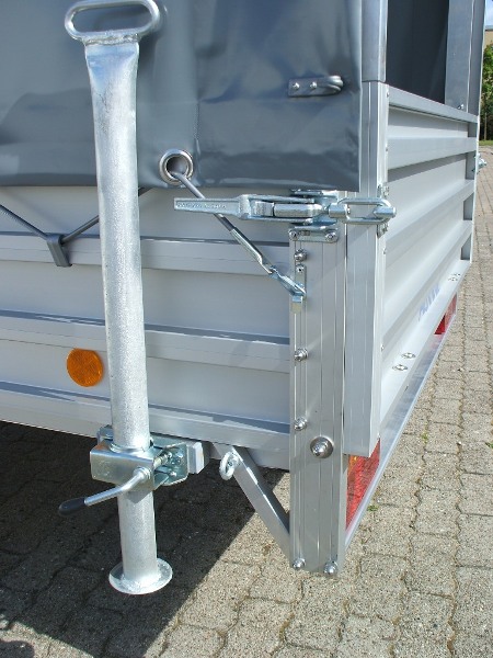 Alutrail 75 U 26.14 mit Hochplane 150cm Innenhöhe und 2 Heckstützen