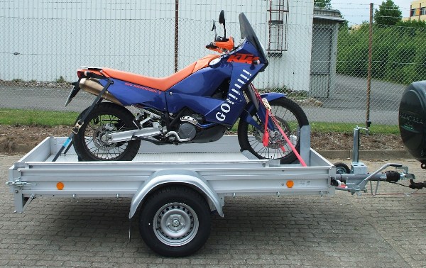 Alutrail 12 Z 26.14 mit Vorderradwippe und 400 kg Alurampe 200x30cm