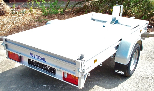 Alutrail 12 Z 26.14 mit Vorderradwippe und 400 kg Alurampe 200x30cm