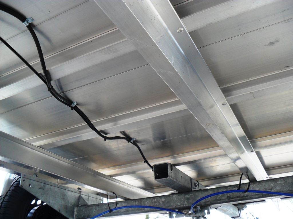 Alutrail 14 B 26 14 Pkw Anhanger Von Kroger Fahrzeugbau Anhanger Gunstig Kaufen