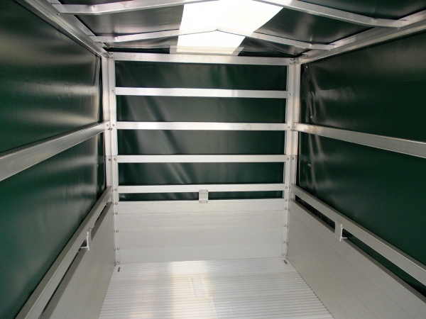 Alutrail 75 UL 22.12 mit Hochplane 130cm Innenhöhe und 2 Heckstützen