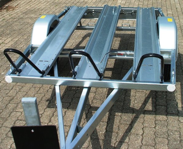 TPV MU2 mit 3 Motorradschienen
