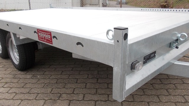 Anssems MSX 3000.405x200 mit Aluboden, Winde auf Bock und 2,5m langen Stahlrampen