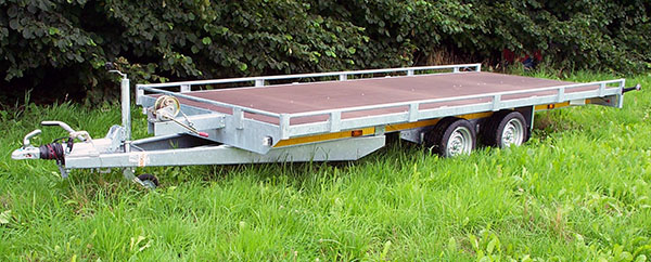 Eduard Atlas 2700kg GG, 406x198cm, 195/55 R10C, mit Reling