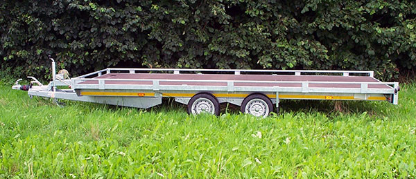 Eduard Atlas 2700kg GG, 406x198cm, 195/55 R10C, mit Reling