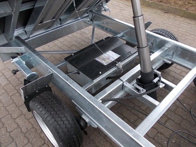 Hapert Cobalt HM-2 Multi, 305x180cm, Dreiseitenkipper mit Rampen und Stützen, e- und Handpumpe, 3500KG zul. GG